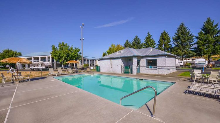 Americas Best Value Inn Phoenix Ashland Pool