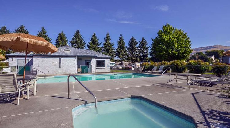 Americas Best Value Inn Phoenix Ashland Pool