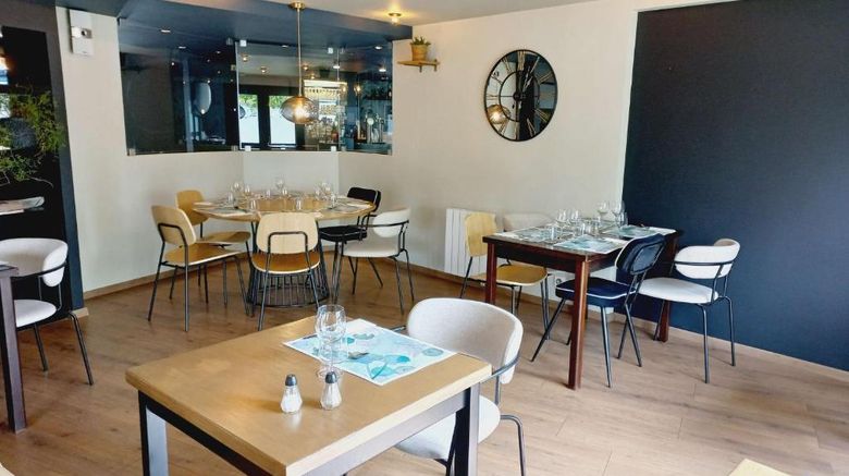 <b>Brit Hotel Le Kerotel - Lorient Restaurant</b>. Images powered by <a href="https://iceportal.shijigroup.com/" title="IcePortal" target="_blank">IcePortal</a>.
