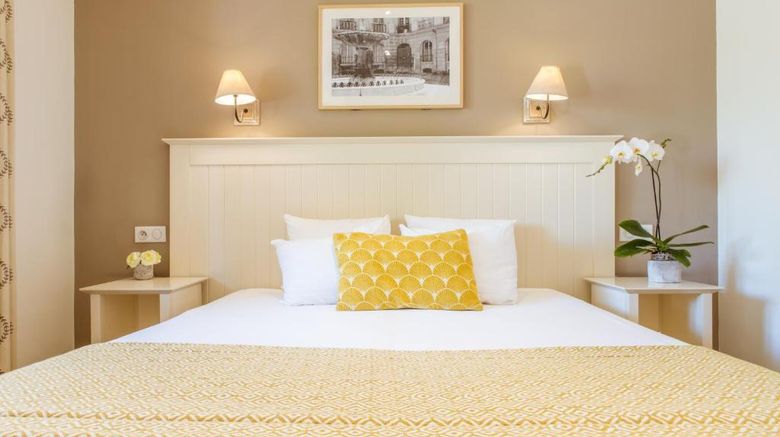 <b>Hotel le Concorde Room</b>. Images powered by <a href="https://iceportal.shijigroup.com/" title="IcePortal" target="_blank">IcePortal</a>.
