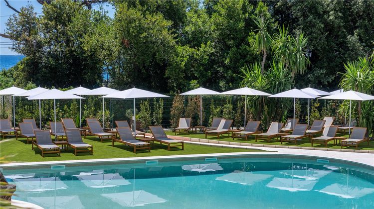 Radisson Hotel Cannes Seaside Pool