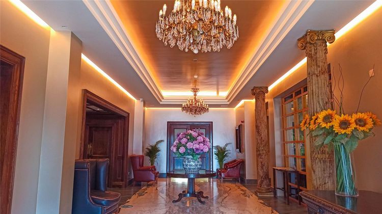 Victoria Hotel Lobby