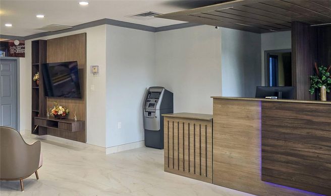 Days Inn Meridian Lobby