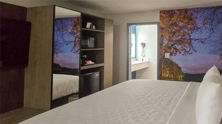 <b>Days Inn Meridian Room</b>. Images powered by <a href="https://iceportal.shijigroup.com/" title="IcePortal" target="_blank">IcePortal</a>.