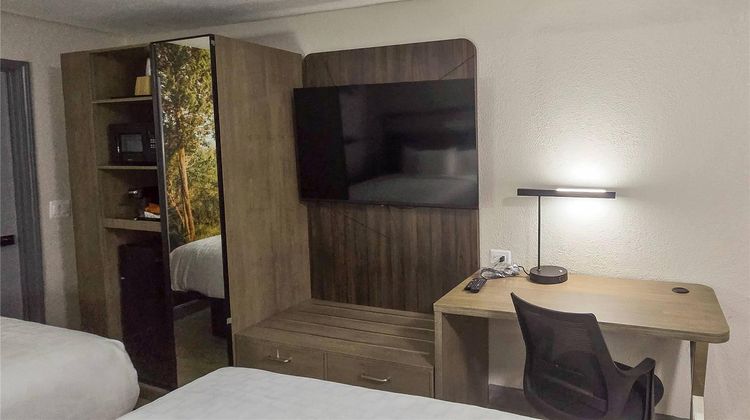 Days Inn Meridian Room