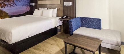 Days Inn Meridian Room