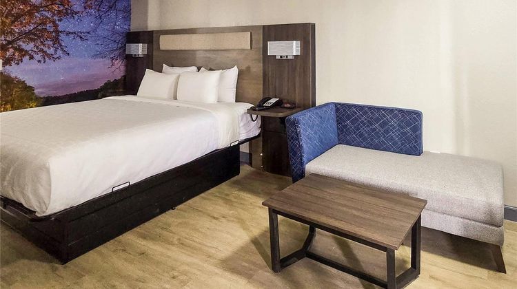 Days Inn Meridian Room