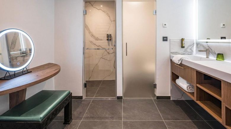 <b>Le Clos Des Delices Room</b>. Images powered by <a href="https://iceportal.shijigroup.com/" title="IcePortal" target="_blank">IcePortal</a>.