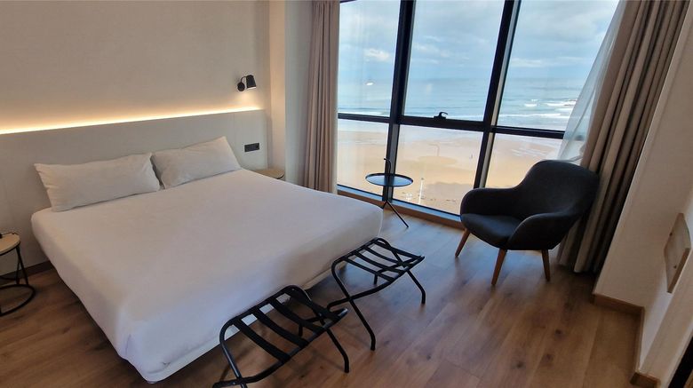 <b>Principe de Asturias Hotel Room</b>. Images powered by <a href="https://iceportal.shijigroup.com/" title="IcePortal" target="_blank">IcePortal</a>.