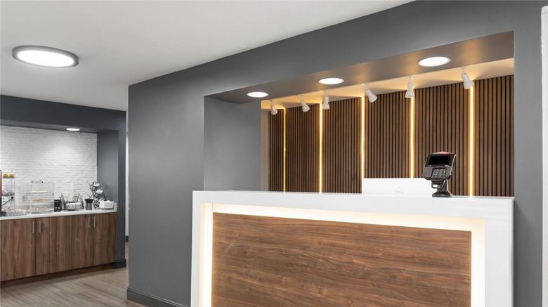 <b>Super 8 Chattanooga Hamilton Place Lobby</b>. Images powered by <a href="https://iceportal.shijigroup.com/" title="IcePortal" target="_blank">IcePortal</a>.