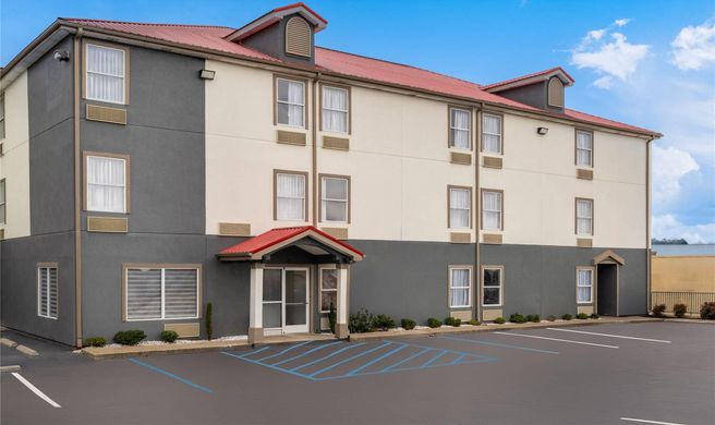 Super 8 Chattanooga Hamilton Place Exterior