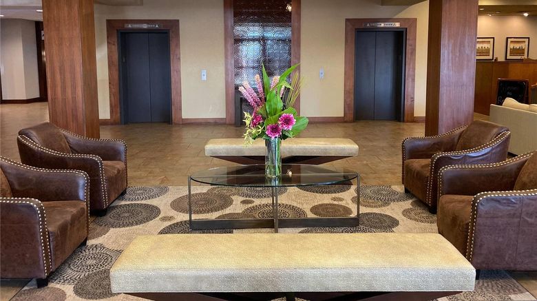 <b>Wyndham Denver Tech Center Lobby</b>. Images powered by <a href="https://iceportal.shijigroup.com/" title="IcePortal" target="_blank">IcePortal</a>.