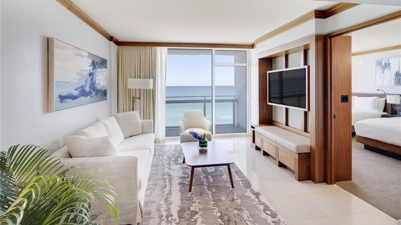 <b>Carillon Miami, A Wellness Resort Suite</b>. Images powered by <a href="https://iceportal.shijigroup.com/" title="IcePortal" target="_blank">IcePortal</a>.