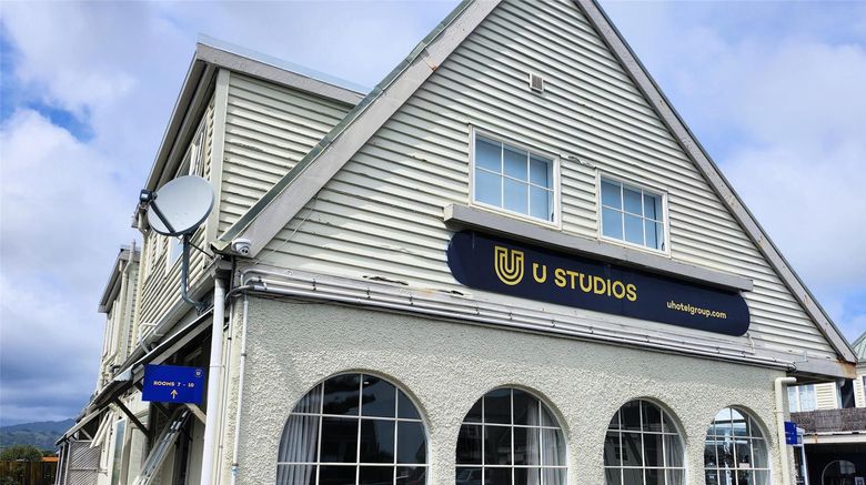 <b>U Studios Paraparaumu, SureStay Coll Exterior</b>. Images powered by <a href="https://iceportal.shijigroup.com/" title="IcePortal" target="_blank">IcePortal</a>.