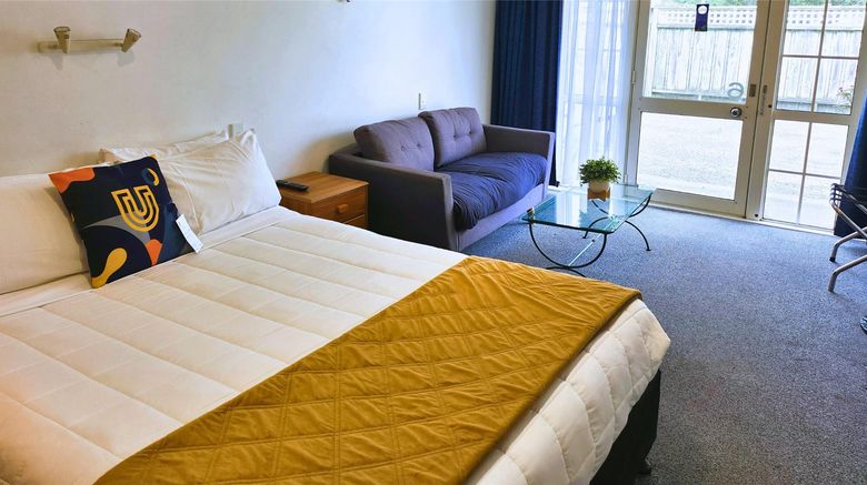 <b>U Studios Paraparaumu, SureStay Coll Room</b>. Images powered by <a href="https://iceportal.shijigroup.com/" title="IcePortal" target="_blank">IcePortal</a>.