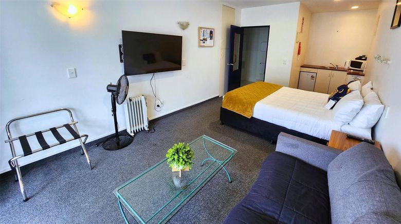 <b>U Studios Paraparaumu, SureStay Coll Room</b>. Images powered by <a href="https://iceportal.shijigroup.com/" title="IcePortal" target="_blank">IcePortal</a>.