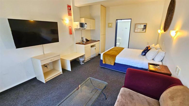 <b>U Studios Paraparaumu, SureStay Coll Room</b>. Images powered by <a href="https://iceportal.shijigroup.com/" title="IcePortal" target="_blank">IcePortal</a>.