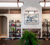 Hotel Heron Lobby