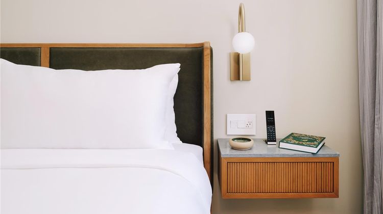 Hotel Heron Room