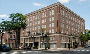 Hotel Heron
