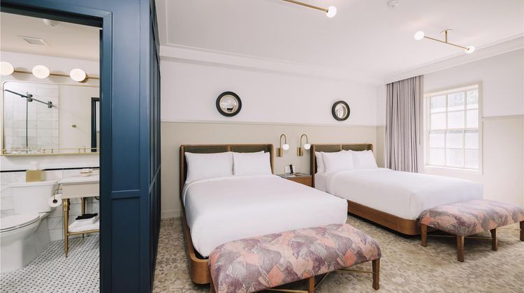 Hotel Heron Room