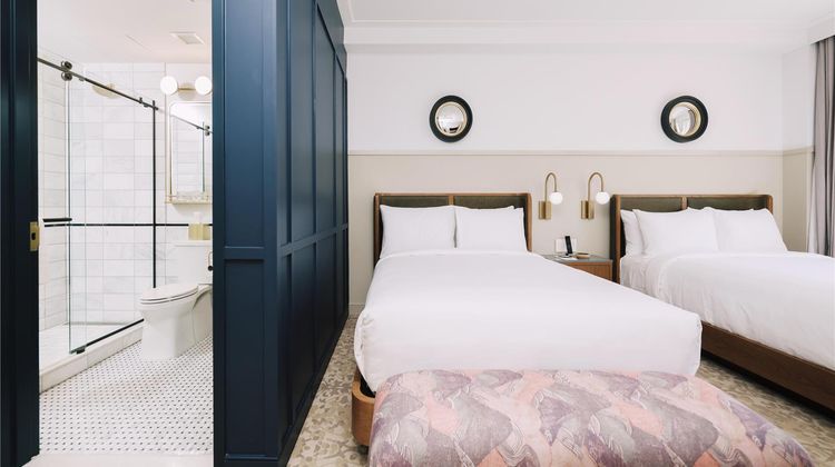Hotel Heron Room