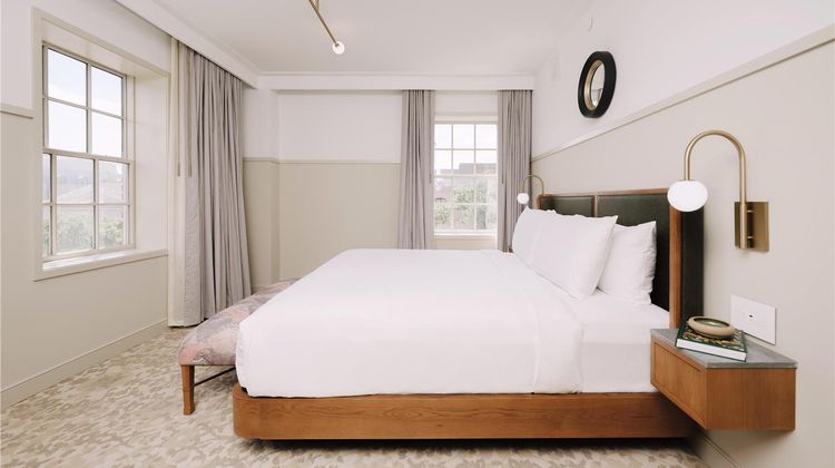 Hotel Heron Room