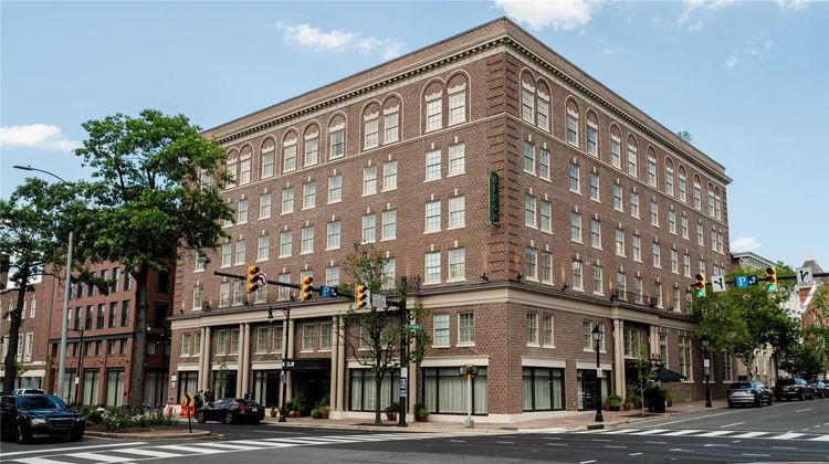 Hotel Heron Exterior