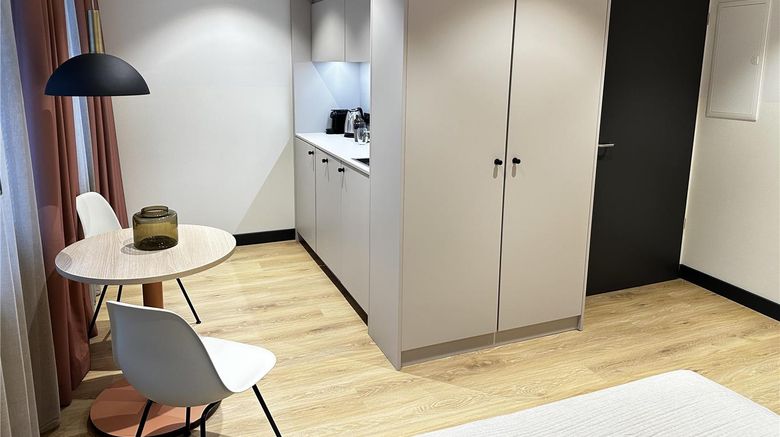 <b>ipartment Cologne Oper Room</b>. Images powered by <a href="https://iceportal.shijigroup.com/" title="IcePortal" target="_blank">IcePortal</a>.