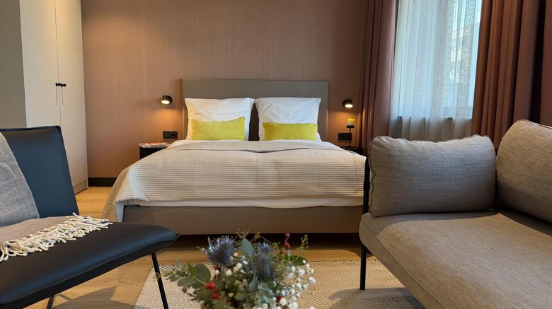 <b>ipartment Cologne Oper Room</b>. Images powered by <a href="https://iceportal.shijigroup.com/" title="IcePortal" target="_blank">IcePortal</a>.