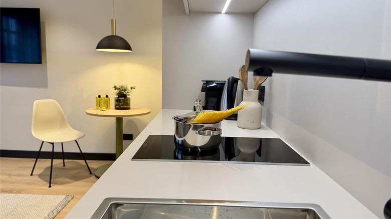 <b>ipartment Cologne Oper Room</b>. Images powered by <a href="https://iceportal.shijigroup.com/" title="IcePortal" target="_blank">IcePortal</a>.