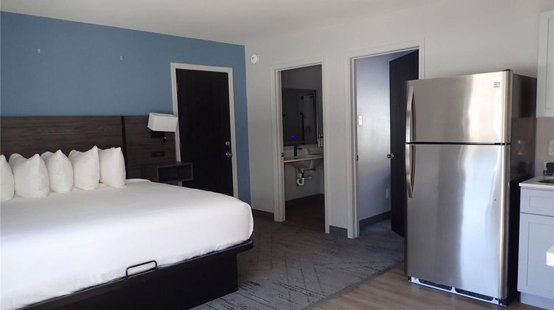 <b>Ponderosa Lodge Suite</b>. Images powered by <a href="https://iceportal.shijigroup.com/" title="IcePortal" target="_blank">IcePortal</a>.