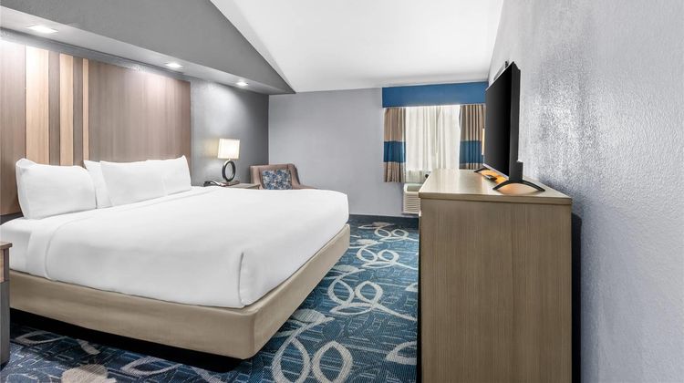 Quality Inn Shawnee North I-40 Room