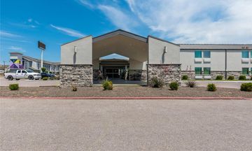 Quality Inn Shawnee North I-40