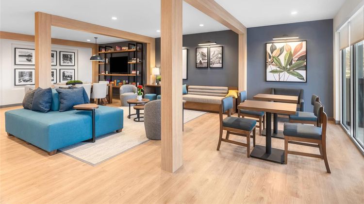 Everhome Suites Clarksville Ft. Campbell Lobby