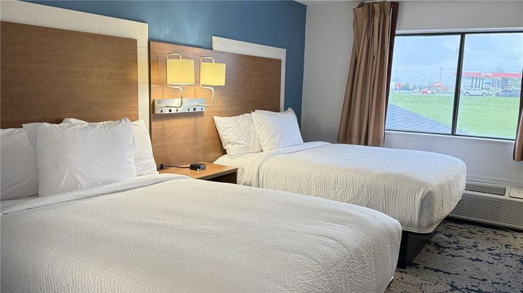 Travelodge by Wyndham Lamoni Room