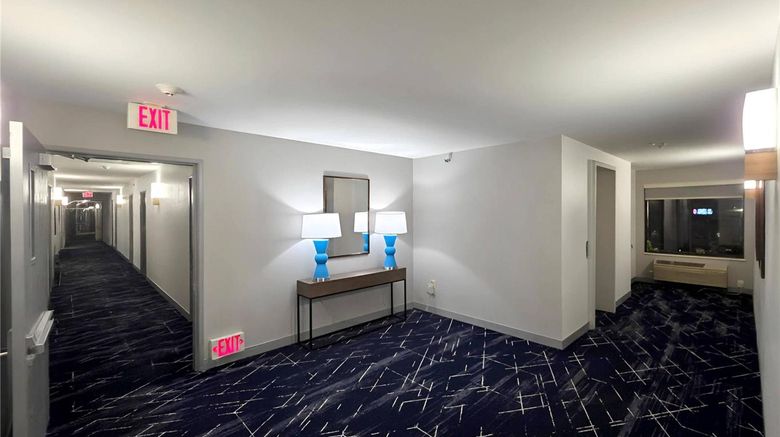 <b>Comfort Inn & Suites Summerset Lobby</b>. Images powered by <a href="https://iceportal.shijigroup.com/" title="IcePortal" target="_blank">IcePortal</a>.