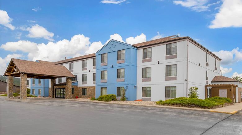 <b>Comfort Inn & Suites Summerset Exterior</b>. Images powered by <a href="https://iceportal.shijigroup.com/" title="IcePortal" target="_blank">IcePortal</a>.