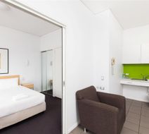 Majestic Oasis Apartments Room