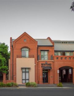 Majestic Old Lion Apartments