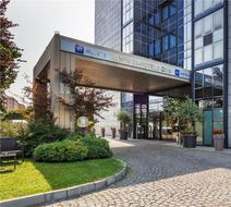IH Hotels Milano Lorenteggio Exterior