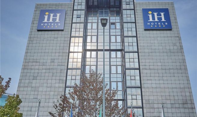 IH Hotels Milano Lorenteggio Exterior