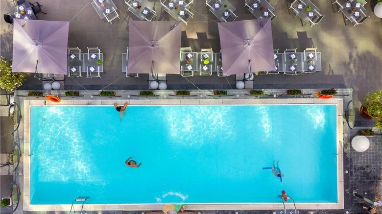 <b>IH Hotels Milano Lorenteggio Pool</b>. Images powered by <a href="https://iceportal.shijigroup.com/" title="IcePortal" target="_blank">IcePortal</a>.