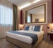 IH Hotels Milano St John Room