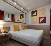 IH Hotels Milano St John Room