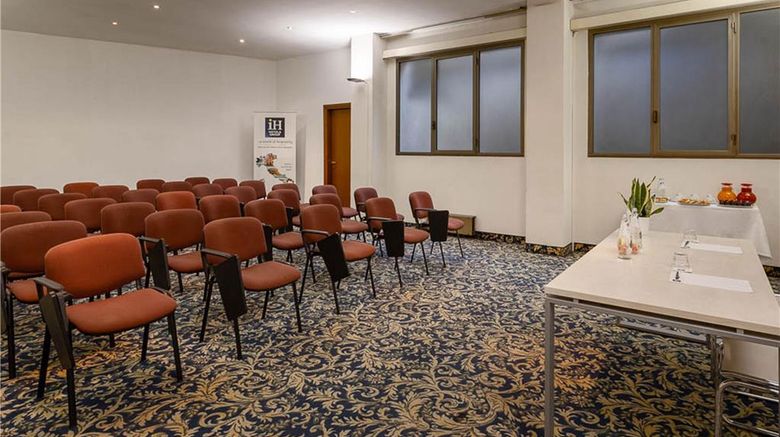 <b>IH Hotels Milano St John Meeting</b>. Images powered by <a href="https://iceportal.shijigroup.com/" title="IcePortal" target="_blank">IcePortal</a>.