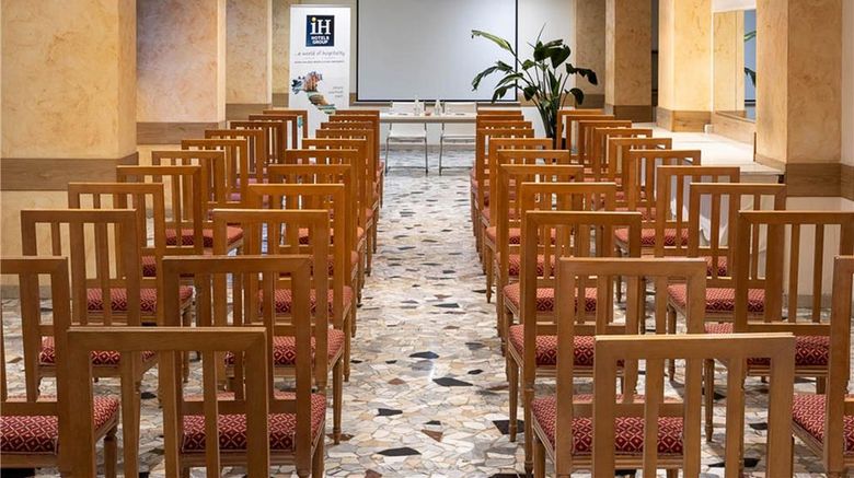 <b>IH Hotels Milano St John Meeting</b>. Images powered by <a href="https://iceportal.shijigroup.com/" title="IcePortal" target="_blank">IcePortal</a>.