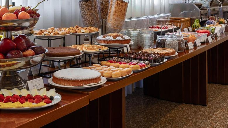 <b>IH Hotels Milano St John Restaurant</b>. Images powered by <a href="https://iceportal.shijigroup.com/" title="IcePortal" target="_blank">IcePortal</a>.