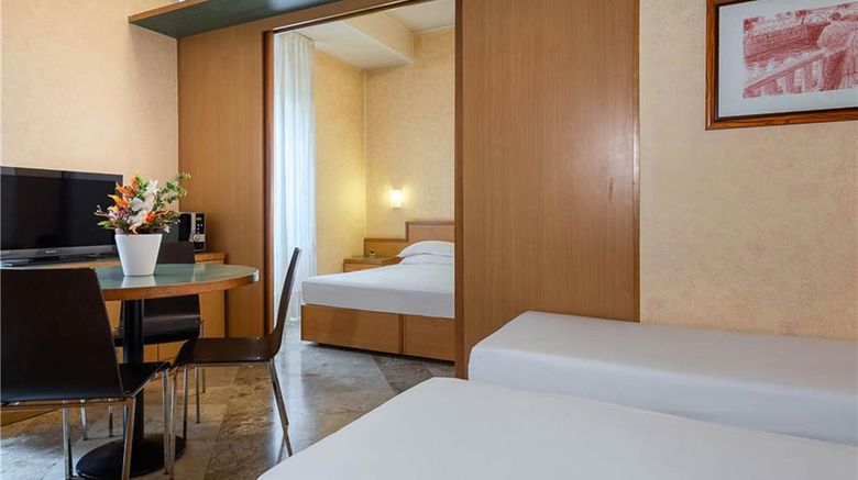 <b>IH Aparthotel Milano Argonne Park Suite</b>. Images powered by <a href="https://iceportal.shijigroup.com/" title="IcePortal" target="_blank">IcePortal</a>.