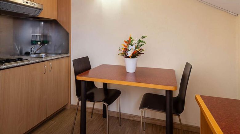 <b>IH Aparthotel Milano Argonne Park Suite</b>. Images powered by <a href="https://iceportal.shijigroup.com/" title="IcePortal" target="_blank">IcePortal</a>.
